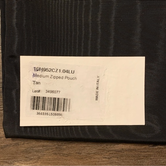 ❌SOLD❌ Celine Medium Zipped Cosmetic Pouch in Triomphe Canvas and Calfskin Tan - Picture 2 of 12